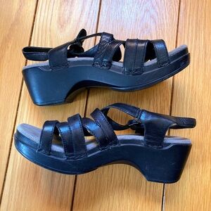 Dansko Women's Stevie Sandal Black Leather Wedge Shoes with Straps Size 37 6.5